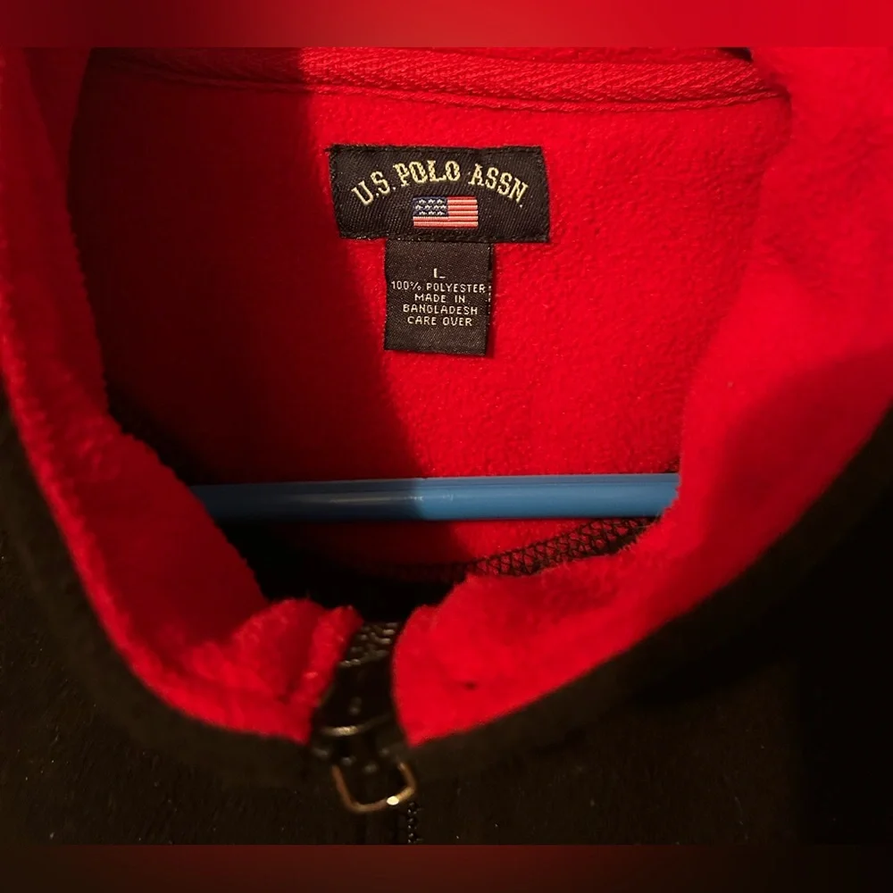 U.S. Polo Assn. Men’s Large Black Fleece Pullover with Red Lining